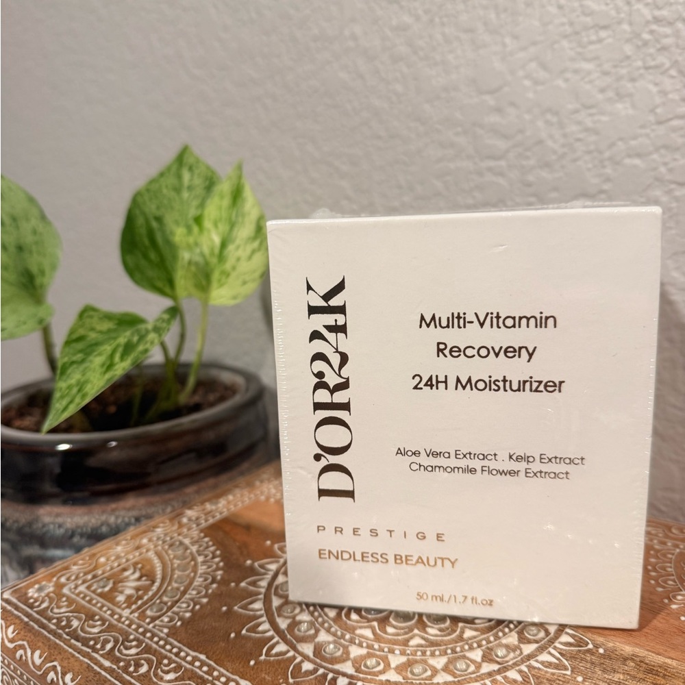 D’OR 24K White Multi-Vitamin Recovery 24H Moisturizer